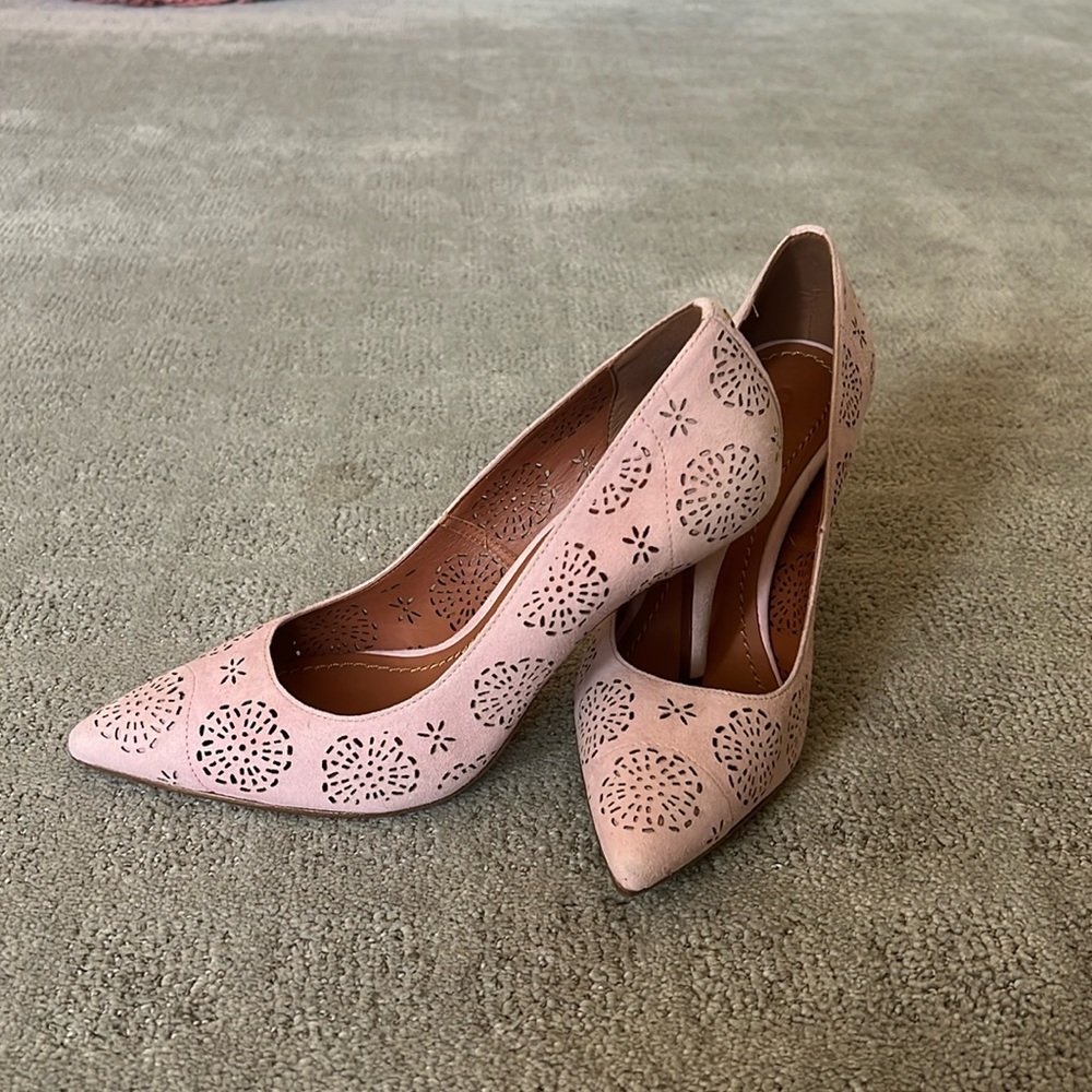 NEW Size 7 Coach Waverly heels in tea rose